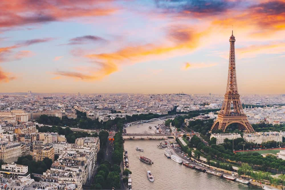 法国巴黎旅游攻略埃菲尔铁塔